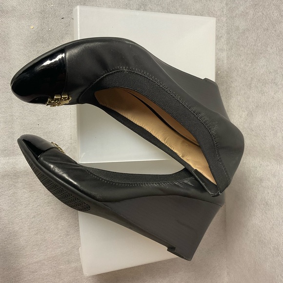 Tory Burch Caroline Wedge Ballet Black Leather- Size 8 - Picture 4 of 14